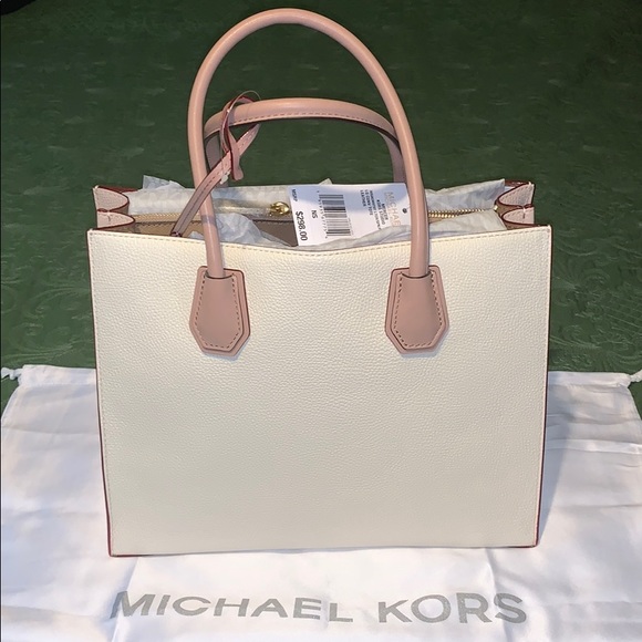 Michael Kors LG Conv Tote - Picture 3 of 4